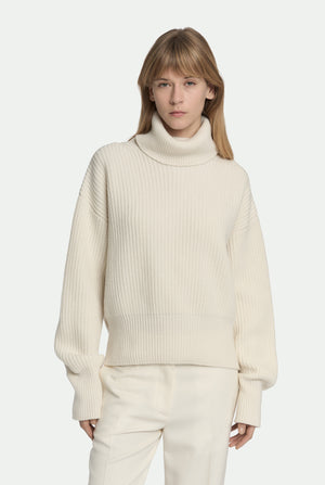 Maglia collo alto in luxury cashmere